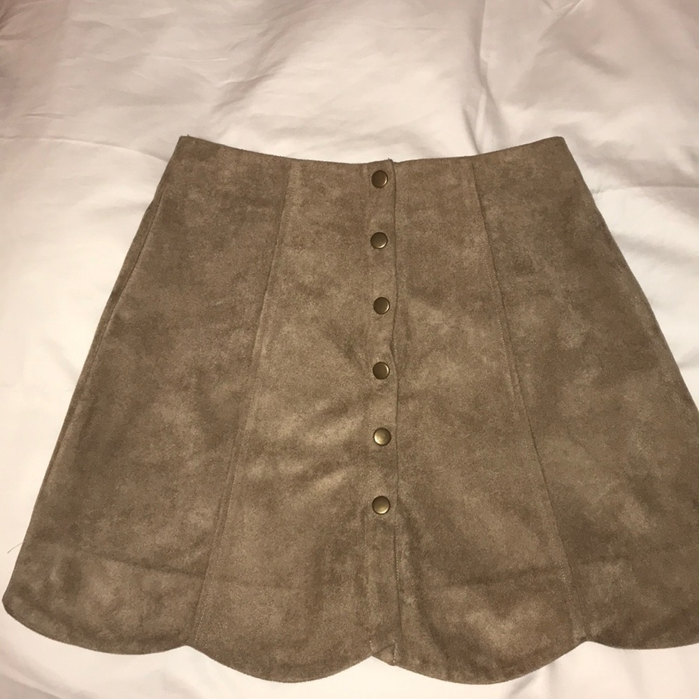✨NEW✨ tan skirt